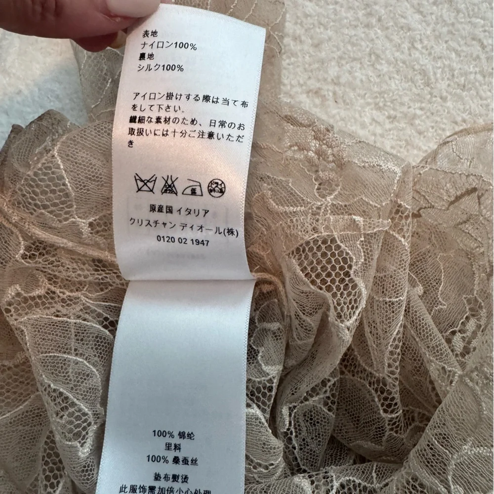 Christian Dior Beige Tan Lace Long-Sleeve 100% Silk Top, Size US 8 - Picture 9 of 9